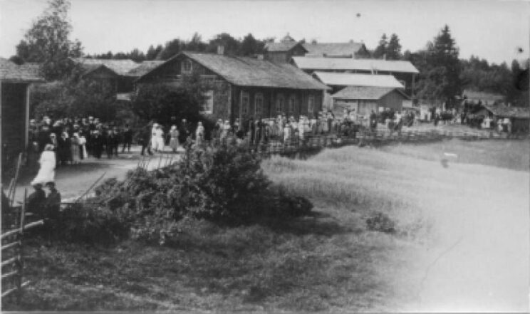Mansikkajuhlat 1920-luvulla. Kuva: Kyösti Anttila
